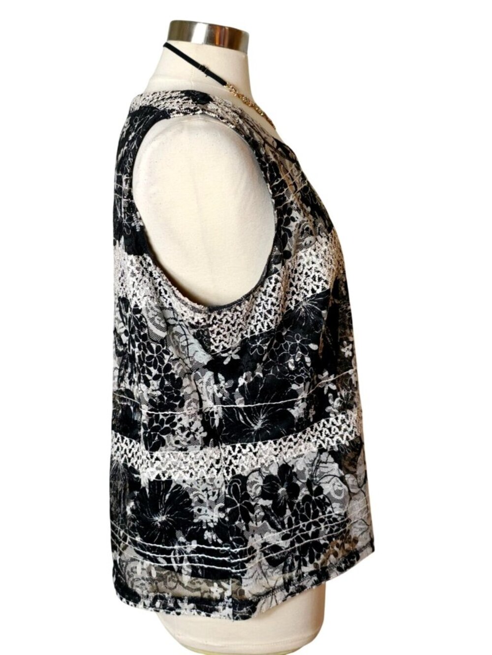 Womens XL Sleeveless Lace Top Black White Floral Textured Stretch Boho Chic West - Picture 4 of 7